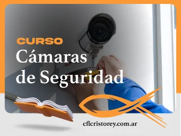 Imagen de un curso titulado 'CURSO Electricidad Domiciliaria'. En la imagen se observan manos trabajando con herramientas eléctricas y componentes, incluidos un destornillador y un dispositivo eléctrico blanco. También hay cables enrollados de color blanco y un dispositivo de medición naranja sobre la mesa. El texto incluye la dirección web 'cflcristorey.com.ar'.